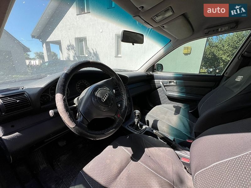 Седан Audi A6 1996 в Млиніві