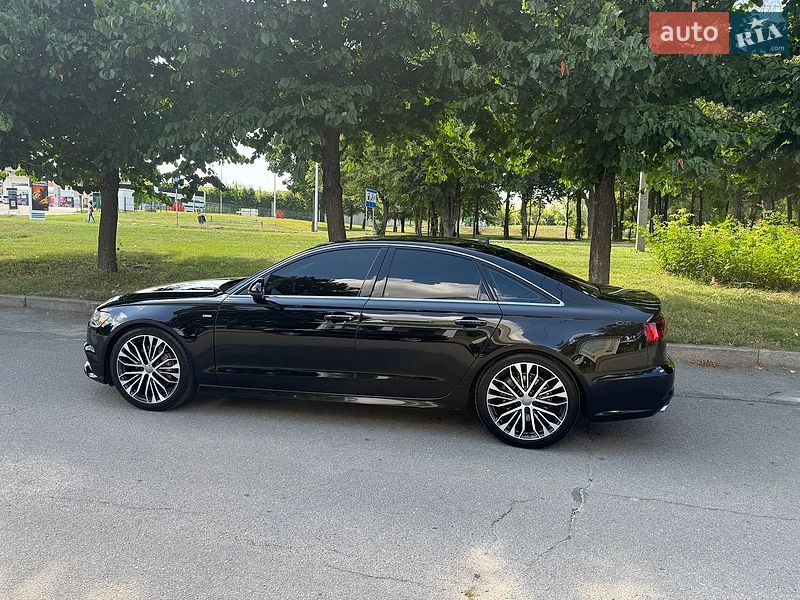 Седан Audi A6 2016 в Умані