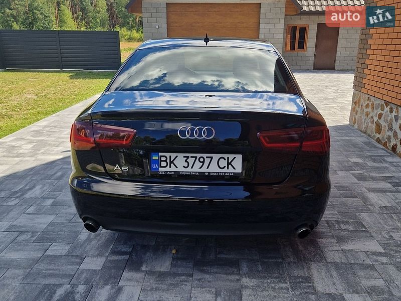 Седан Audi A6 2012 в Сарнах