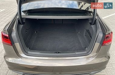 Седан Audi A6 2016 в Рівному