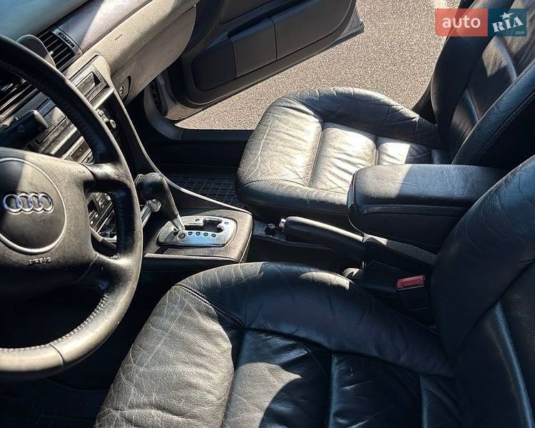 Седан Audi A6 2003 в Ровно