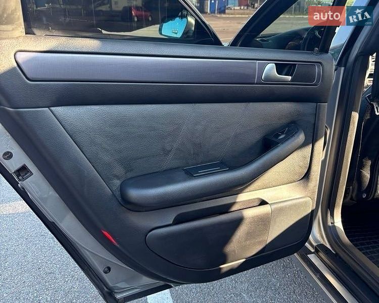 Седан Audi A6 2003 в Ровно