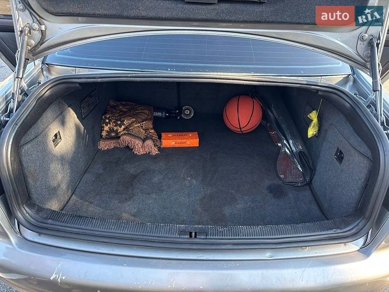 Седан Audi A6 2003 в Ровно