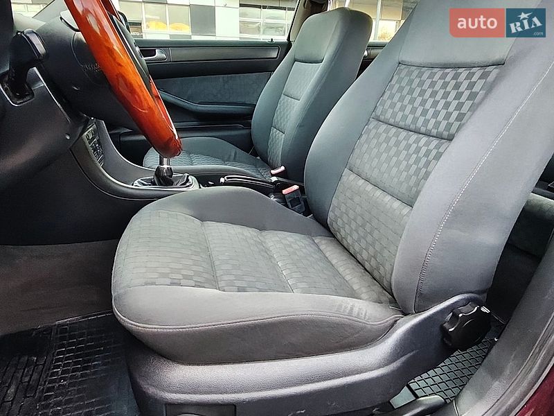 Седан Audi A6 2001 в Сарнах