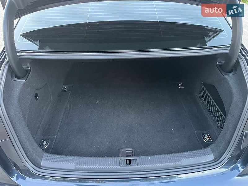 Седан Audi A6 2015 в Миргороде