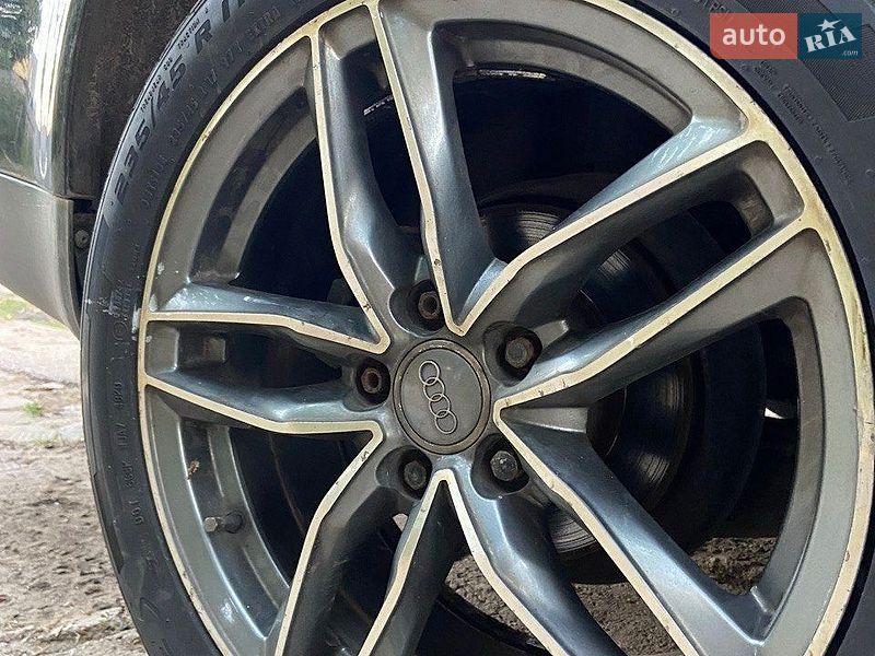 Седан Audi A6 1998 в Будах