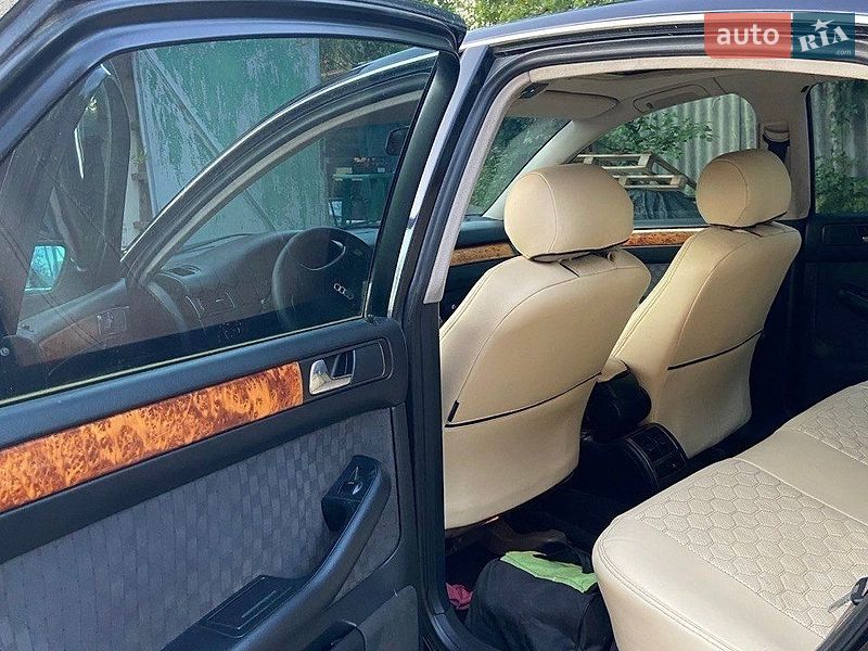 Седан Audi A6 1998 в Будах