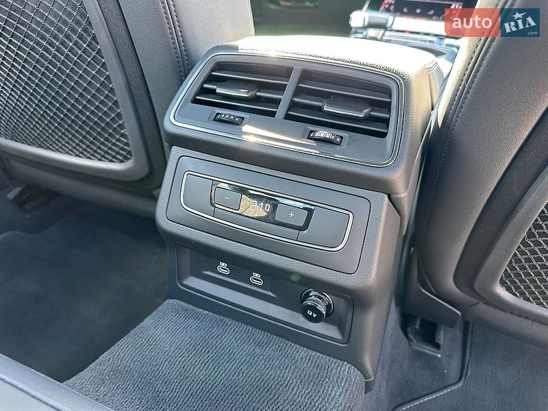 Седан Audi A6 2024 в Киеве