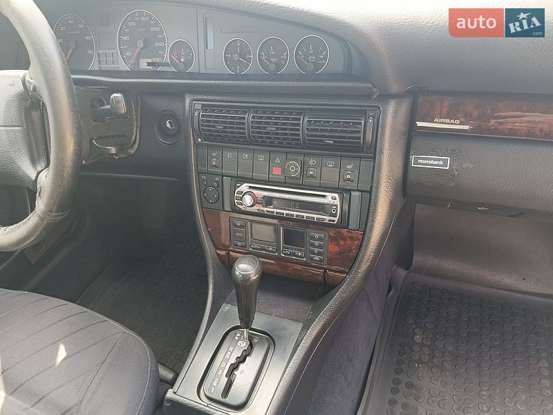Седан Audi A6 1995 в Сарнах