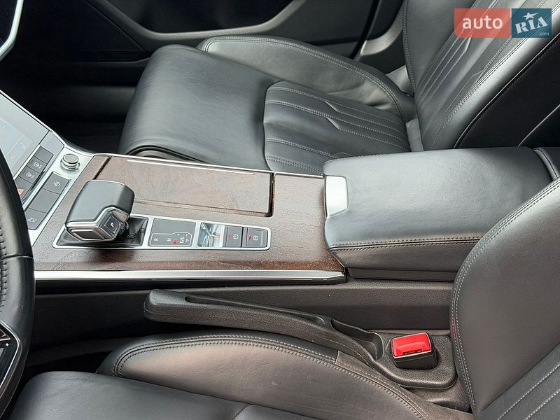 Седан Audi A6 2019 в Чернівцях