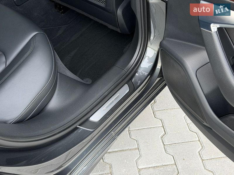 Седан Audi A6 2019 в Чернівцях