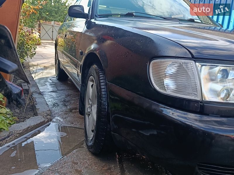 Седан Audi A6 1995 в Овруче