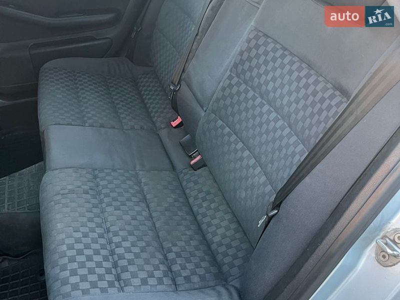 Седан Audi A6 1999 в Каневі
