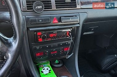 Седан Audi A6 1999 в Каневі