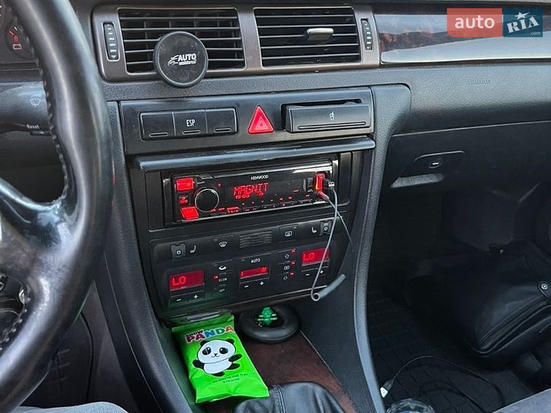 Седан Audi A6 1999 в Каневі