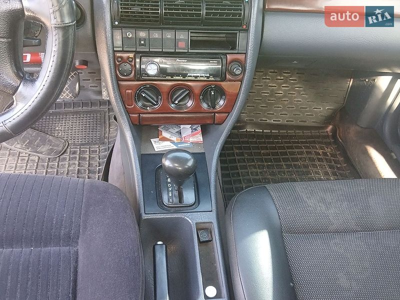 Седан Audi A6 1995 в Калуше