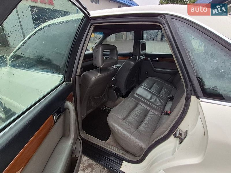 Седан Audi A6 1995 в Кременці