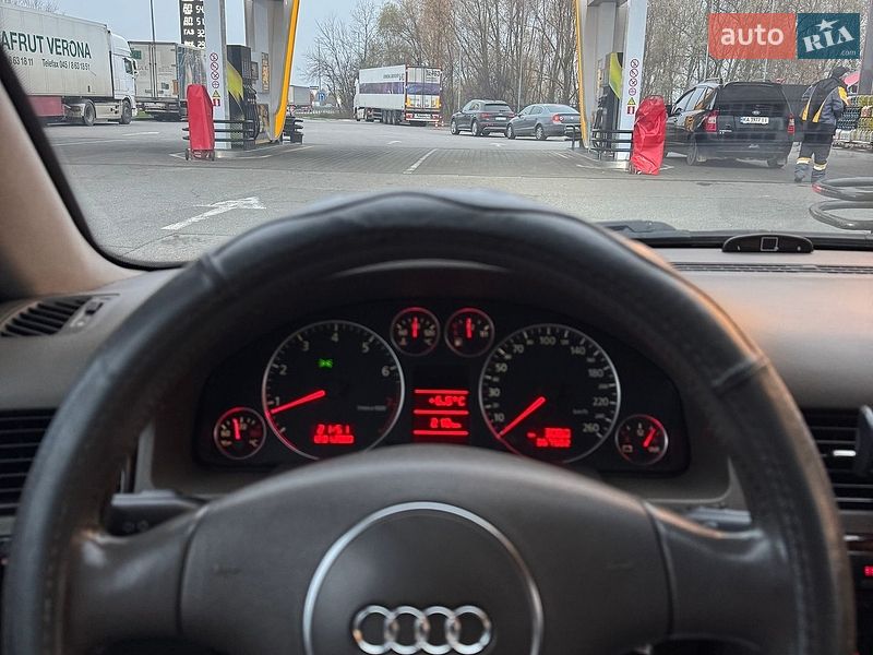 Седан Audi A6 2001 в Броварах