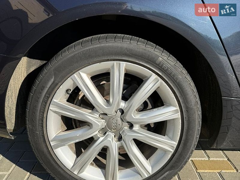 Седан Audi A6 2012 в Гайсине