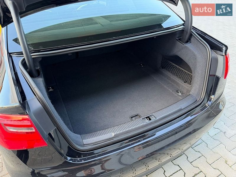 Седан Audi A6 2012 в Сарнах