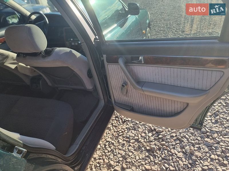 Седан Audi A6 1997 в Кременце