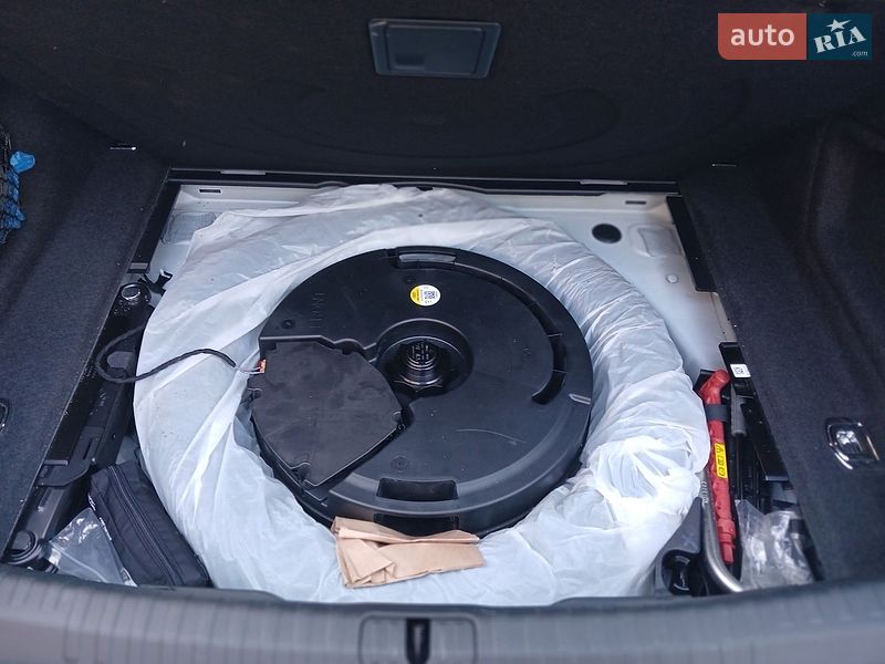Седан Audi A6 2024 в Киеве
