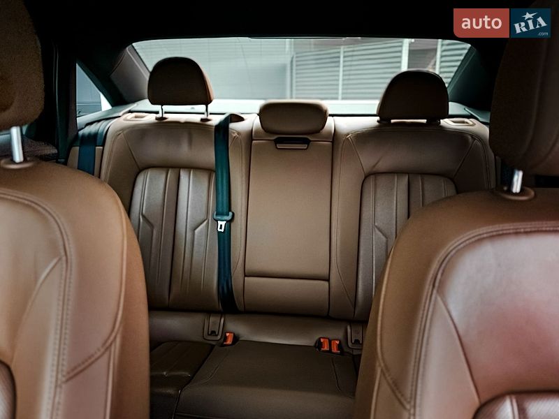 Седан Audi A6 2020 в Киеве