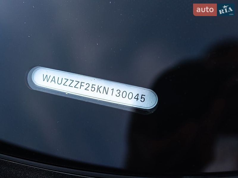 Седан Audi A6 2019 в Чернівцях
