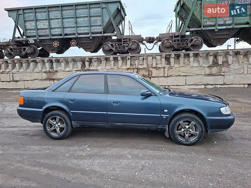 Седан Audi A6 1995 в Любомле