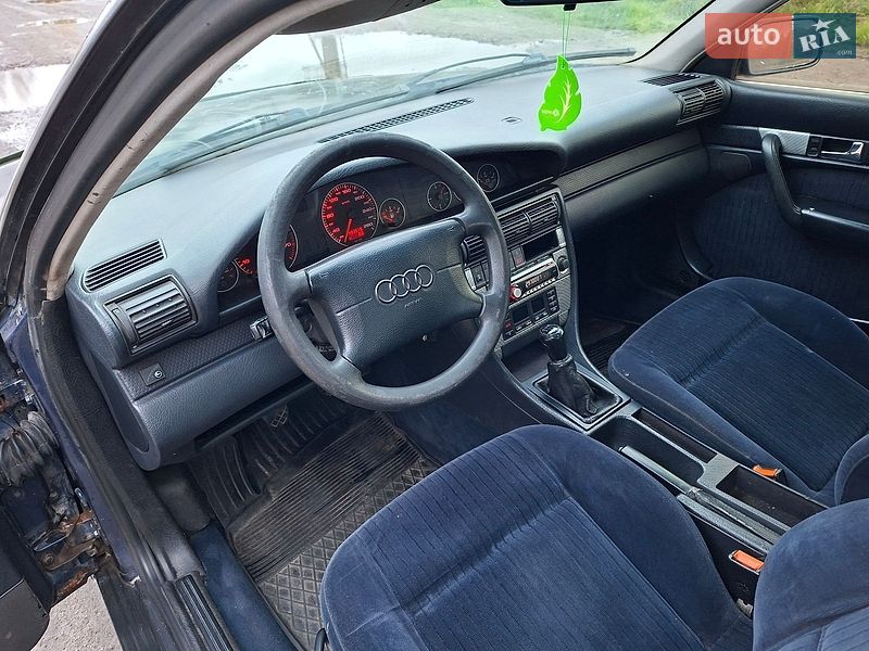 Седан Audi A6 1995 в Любомле
