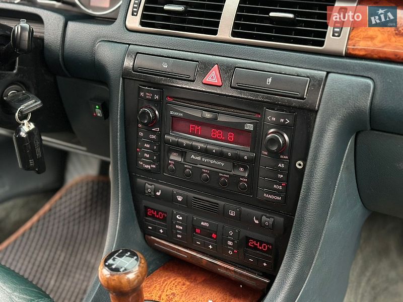 Седан Audi A6 1998 в Жовкве