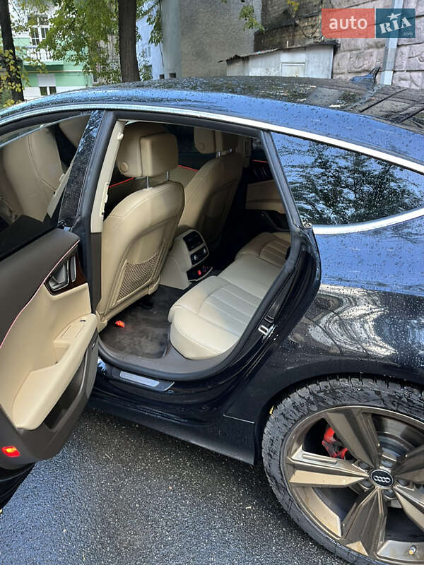 Лифтбек Audi A7 Sportback 2013 в Киеве
