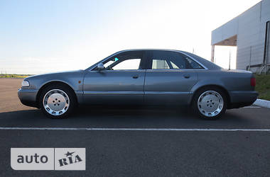 Седан Audi A8 1998 в 