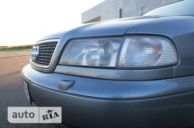Седан Audi A8 1998 в 