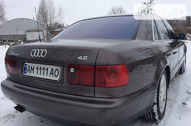 Седан Audi A8 1995 в Коростышеве