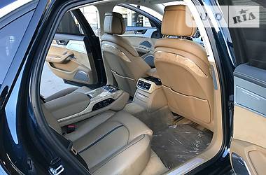 Седан Audi A8 2012 в Киеве