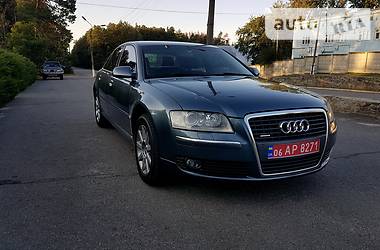 Седан Audi A8 2005 в Малине