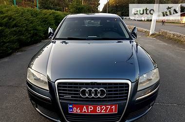 Седан Audi A8 2005 в Малине