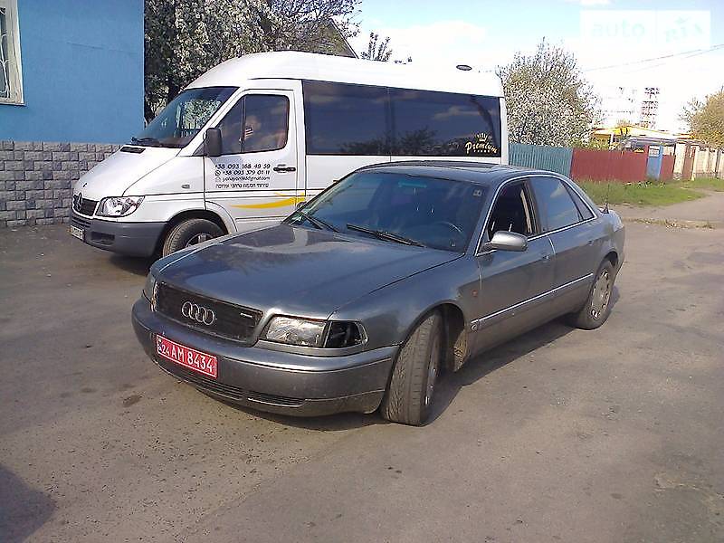 Седан Audi A8 1994 в Києві