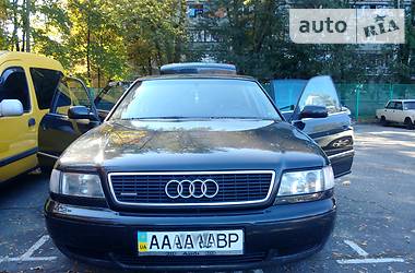 Седан Audi A8 1995 в Киеве