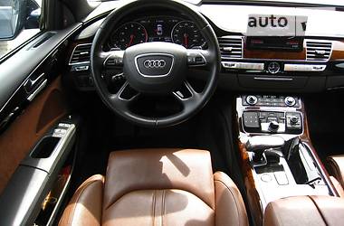 Седан Audi A8 2016 в 