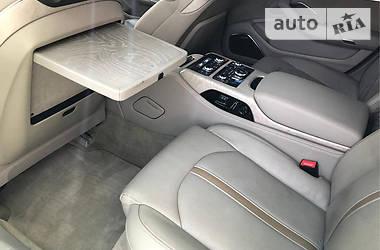 Седан Audi A8 2013 в Виннице