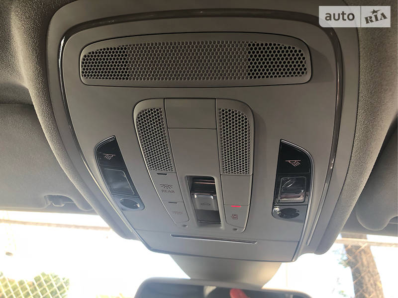 Седан Audi A8 2011 в Одесі