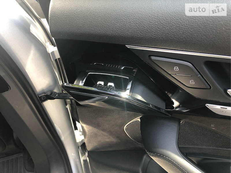 Седан Audi A8 2011 в Одесі