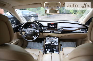 Седан Audi A8 2012 в Киеве