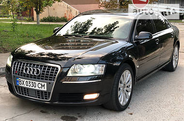 Седан Audi A8 2005 в Нетешине