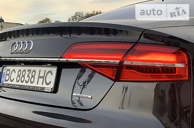 Седан Audi A8 2015 в Стрые