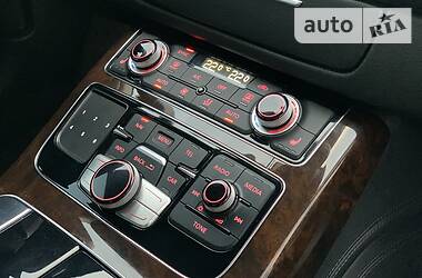 Седан Audi A8 2015 в Стрые