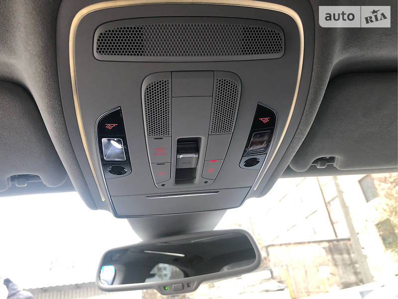 Седан Audi A8 2011 в Одесі