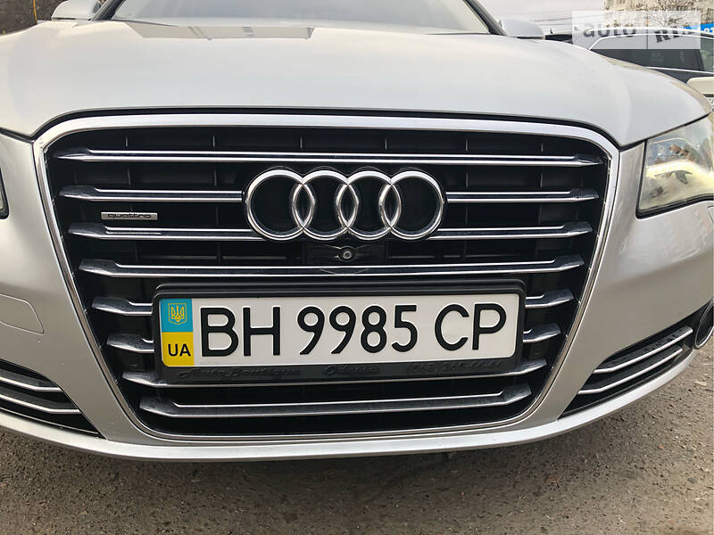 Седан Audi A8 2011 в Одесі